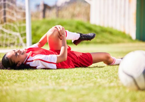 injured-pain-or-injury-of-a-female-soccer-player-2023-11-27-05-01-43-utc-web